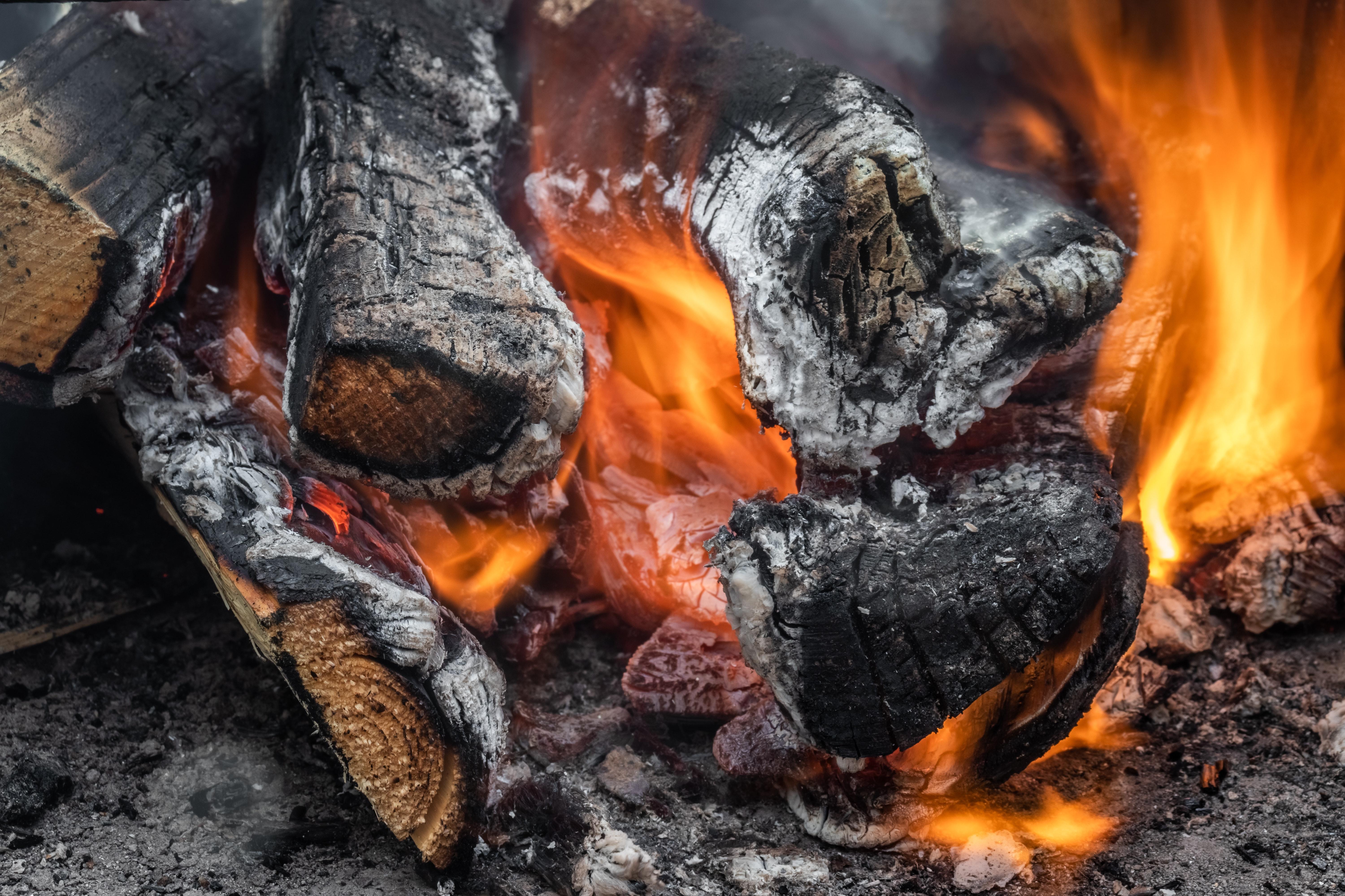 Does Charcoal Give Off Carbon Monoxide When Not Burning 