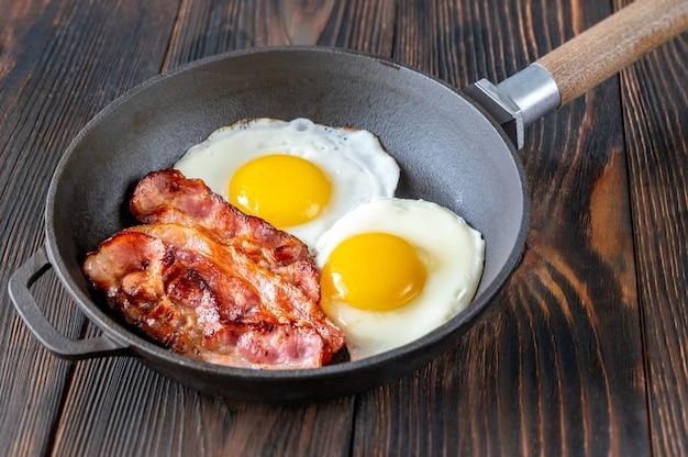  Is It Ok To Cook Eggs In Bacon Grease 
