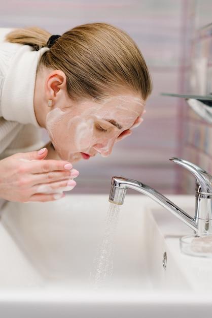  Is It Ok To Wash Your Face With Dawn Dish Soap 
