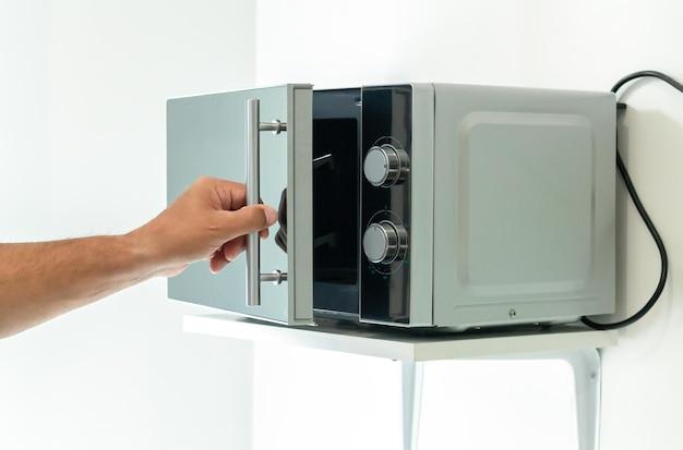  Microwave Runs When Door Is Closed 