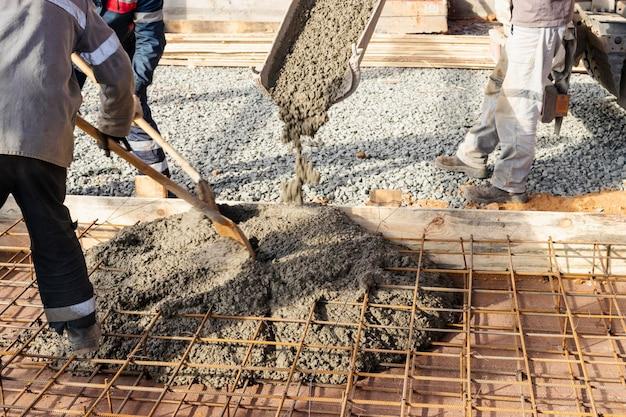 How To Pour A Level Concrete Slab On A Slope 
