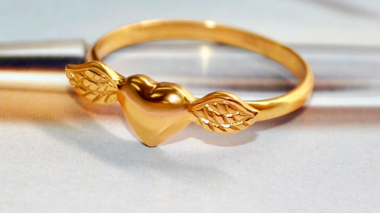 How Do You Restore Gold Plated Jewelry 