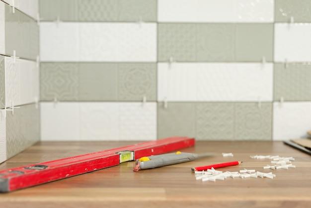  What Glue For Ceramic Tile And Plastic 