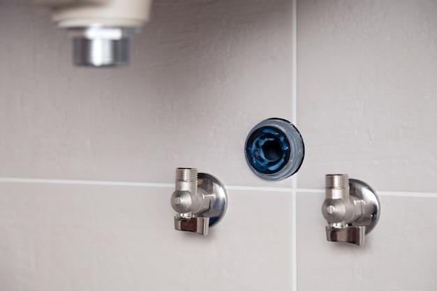 What Side Is Hot And Cold On Shower Valve 