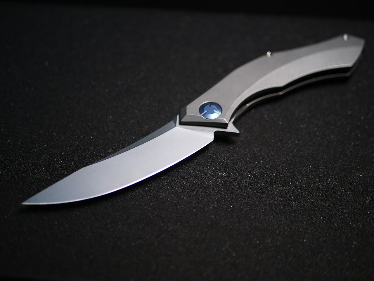 Which Blade Is Better Titanium Or Stainless Steel 