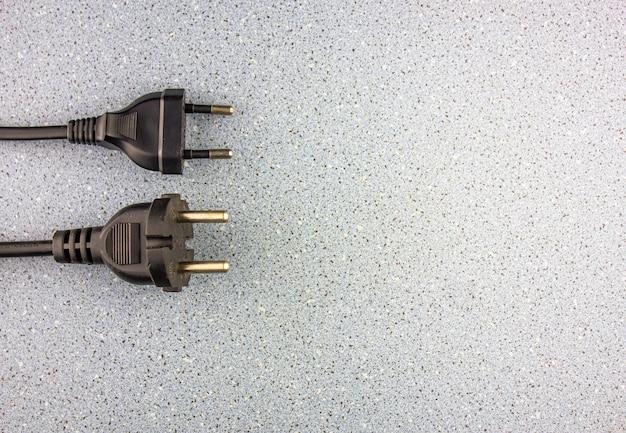 Which Wire Is Hot On A Two Prong Plug 